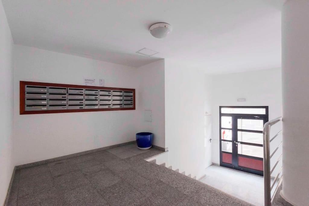Lovely Spacious Apartment In ซานอิซิโตร ภายนอก รูปภาพ