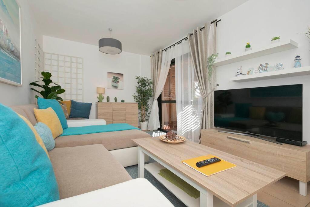 Lovely Spacious Apartment In ซานอิซิโตร ภายนอก รูปภาพ